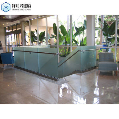 Κλείστρο φράχτη πισίνας Στερεωμένο γυαλί Πίνακα θερμανμένου γυαλιού ανταποκρίνεται στο πρότυπο GB15763.2-2005