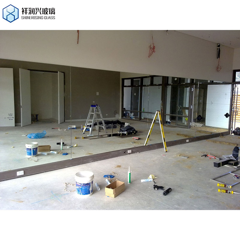 GB15763.2-2005 Πρότυπο 2200*1600 2000*1600mm Χωρίς πλαίσιο καθρέφτης για γυμναστήριο ή τοποθέτηση καθρέφτες